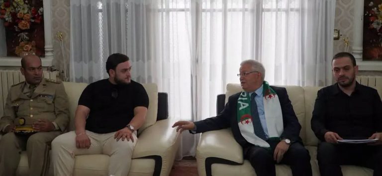 السيد ناصري يتنقل إلى باتنة لتقديم واجب العزاء لعائلة الفقيد عبد الحق بن بولعيد