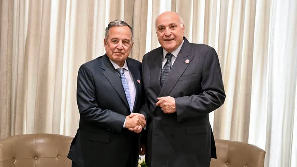 أحمد عطاف يبحث مع الأمين العام لجامعة الدول العربية سبل تعزيز العمل العربي المشترك
