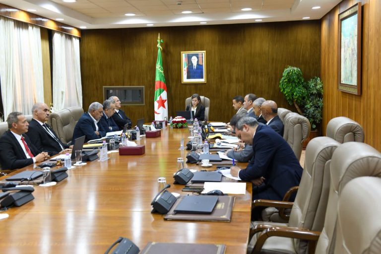 بوفدش تترأس اجتماعا حول تمثيل المجلس الشعبي الوطني في الهيئات البرلمانية الدولية والإقليمية