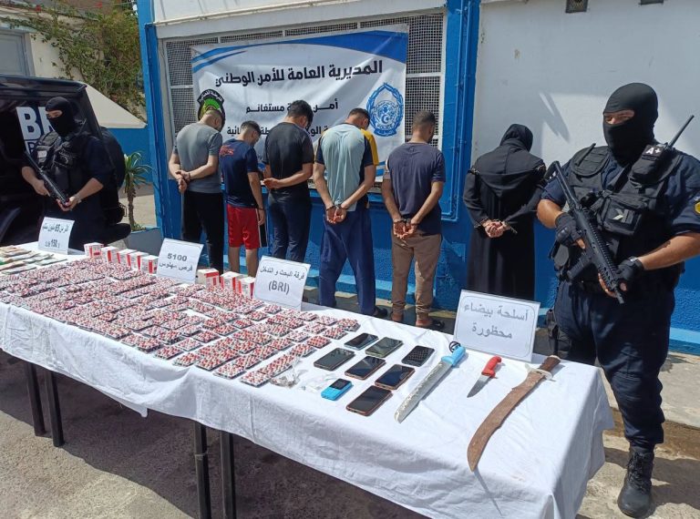 إطاحة بستة أشخاص من معتادي الإجرام من بينهم إمرأة