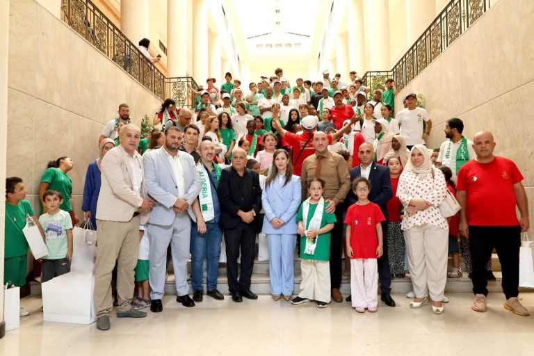 رئيسة المجلس الشعبي الوطني تستقبل وفدا من أبناء الجالية الوطنية وأطفالا من ولاية إن صالح