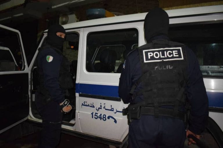 شرطة الشلف تواصل ملاحقة المبحوث عنهم وتوقف 03 أشخاص محل أوامر بالقبض