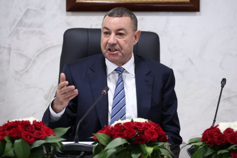 سعيود يترأس اجتماعًا تنسيقيًا مع الولاة لمتابعة تنفيذ توجيهات رئيس الجمهورية بشأن مخلفات الحرائق