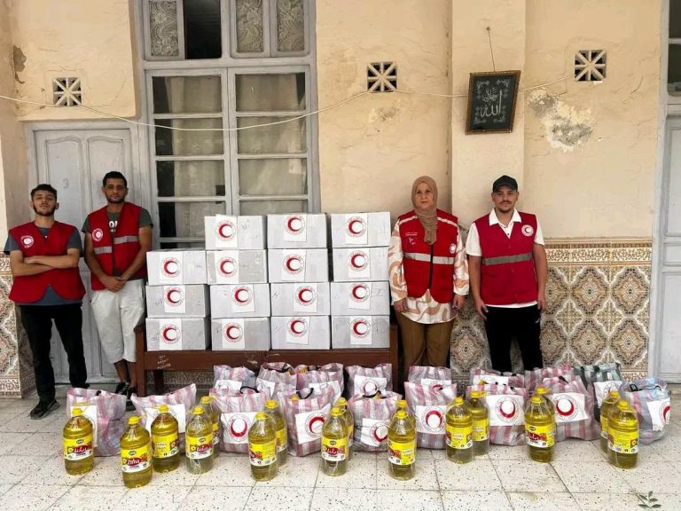 قافلة تضامنية ينظمها الهلال الأحمر الجزائري بعنابة