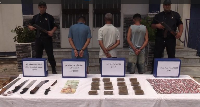 شرطة زرالدة تحجز 02 كغ من الكيف المعالج و توقف 04 أشخاص