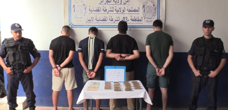 الأبيار … تضبط  قرابة02 كلغ من الكيف المعالج