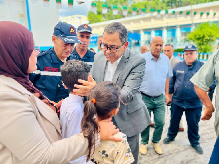 والي الطارف يعزي عائلة شهيد الواجب المهني الرقيب الغطاس طراد خوجة رشيد