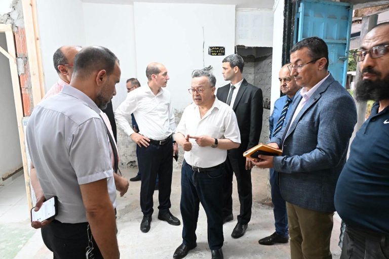 كمال بداري يقوم بزيارة ميدانية لتفقد جاهزية الإقامات الجامعية