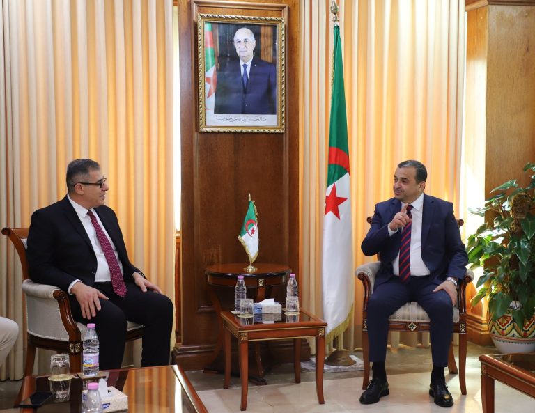 وزير الدولة، وزير المحروقات يستقبل وفدا من الشركة الأمريكية «KBR»