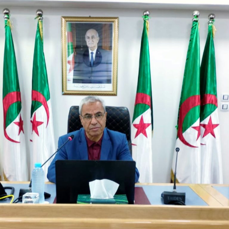 بجاية: تقييم تدخلات المصالح وتسريع إعادة تأهيل شبكات الكهرباء والمياه بالمناطق المتضررة