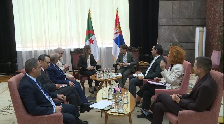 رئيسة  المجلس الشعبي الوطني الدكتورة خليدة بوفدش تجري محادثات ثنائية مع نظيرتها الصربية