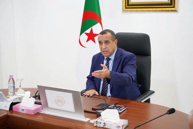 وزير الطاقة والطاقات المتجددة يترأس اجتماعًا مصغرًا لمتابعة مشاريع الطاقة في النيجر