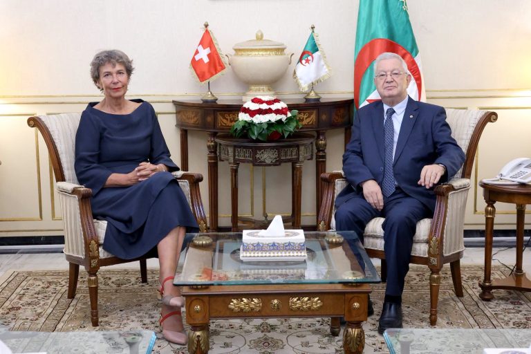 السيد عزوز ناصري، رئيس مجلس الأمة، السيدة ماريون واشلت كروبسكي (Marion Weichelt Krupski)، سفيرة كونفدرالية سويسرا لدى الجزائر