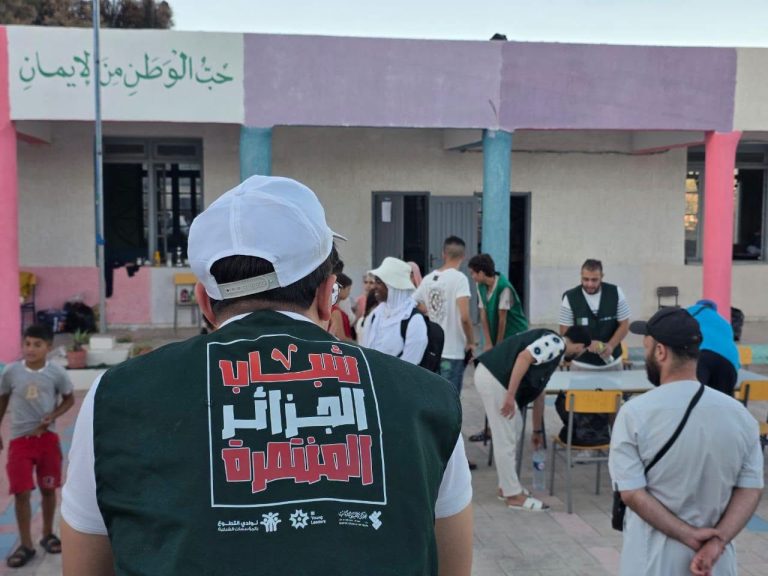 حرائق جيجل: وزارة الشباب والمجلس الأعلى للشباب يعبّئان 500 متطوع لدعم المتضررين