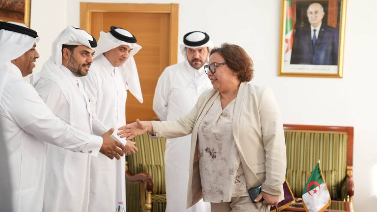 مشروع بلدنا الجزائر يفتح الباب أمام تكوين كفاءات وطنية متخصصة