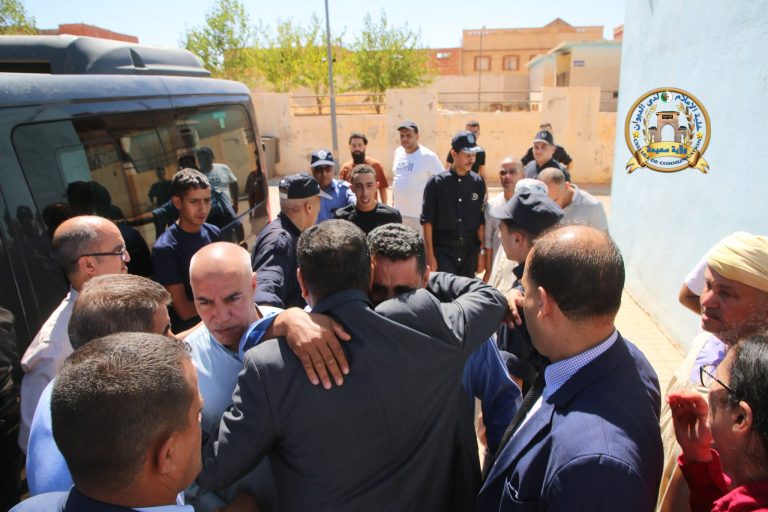 السيد والي الولاية يؤدي واجب العزاء لعائلات ضحايا الحادث المروري الأليم