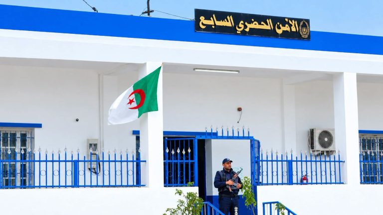 توقيف شخصين وحجز كمية معتبرة من المشروبات الكحولية والمؤثرات العقلية