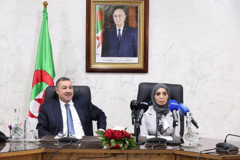 تنصيب فوزية نعامة وزيرة منتدبة مكلفة بالجماعات المحلية