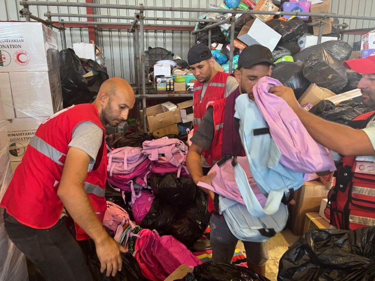 توزيع 2000 حقيبة مدرسية للمتضررين من الحرائق بجيجل
