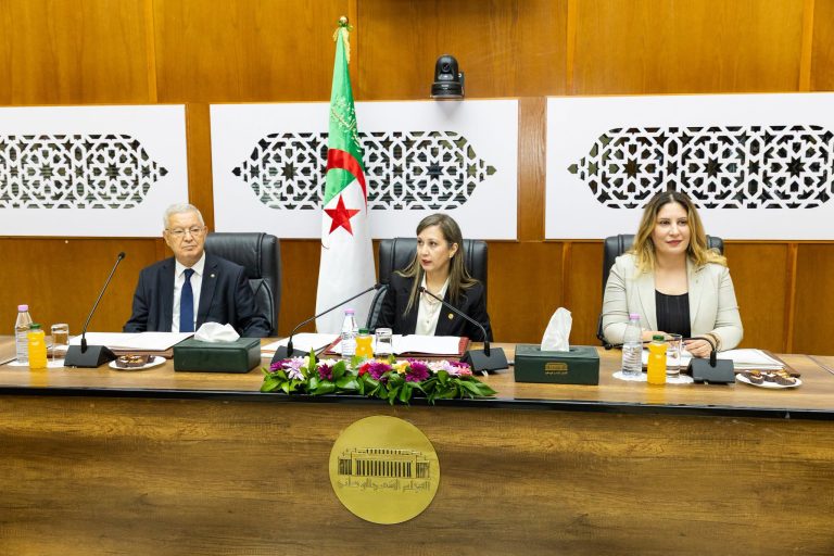 اجتماع مكتبي غرفتي البرلمان وممثل الحكومة بمقر المجلس الشعبي الوطني