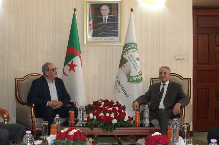 السلطة الوطنية المستقلة للانتخابات يستقبل رئيس حزب الحرية والعدالة