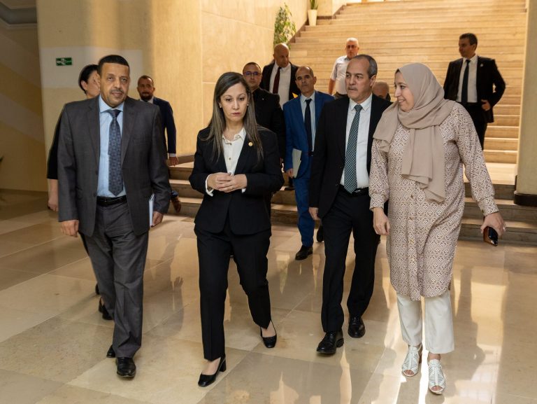 رئيسة المجلس الشعبي الوطني تؤدي زيارات إلى المجموعات البرلمانية