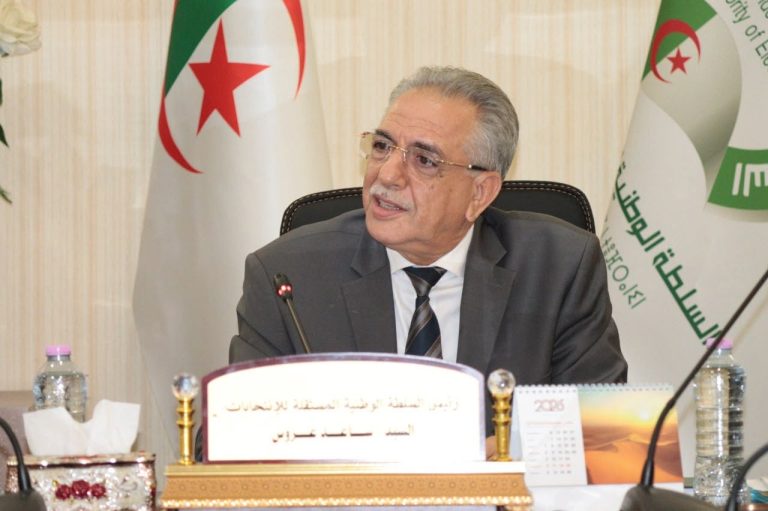 رئيس السلطة الوطنية المستقلة للانتخابات يترأس اجتماعًا لبحث تنظيم يوم دراسي والمسائل القانونية لملفات الترشح