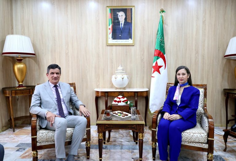 رئيسة المجلس الشعبي الوطني تستقبل الوزير والي ولاية الجزائر