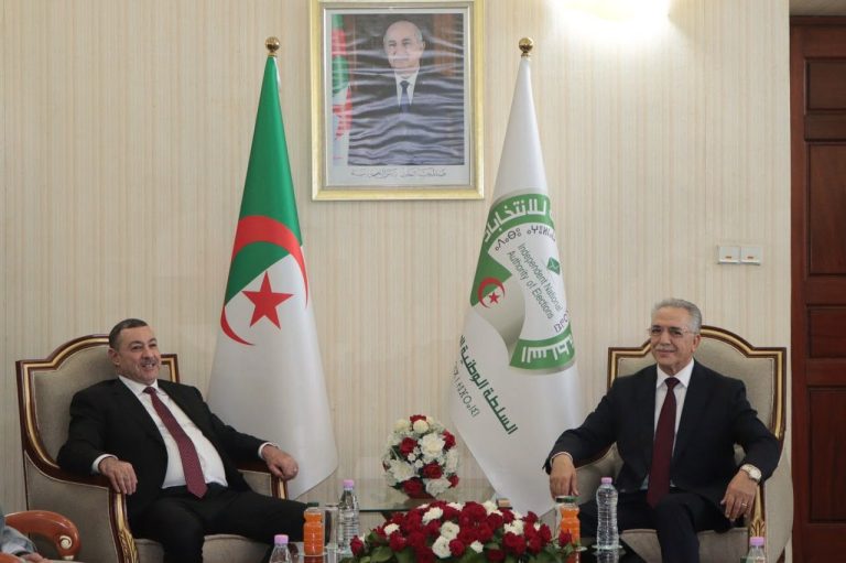 رئيس السلطة الوطنية المستقلة للانتخابات يستقبل وزير الداخلية والجماعات المحلية والنقل
