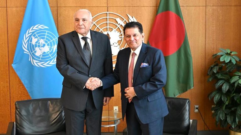 أحمد عطاف يهنئ رئيس الجمعية العامة للأمم المتحدة ويؤكد دعم الجزائر للعمل متعدد الأطراف