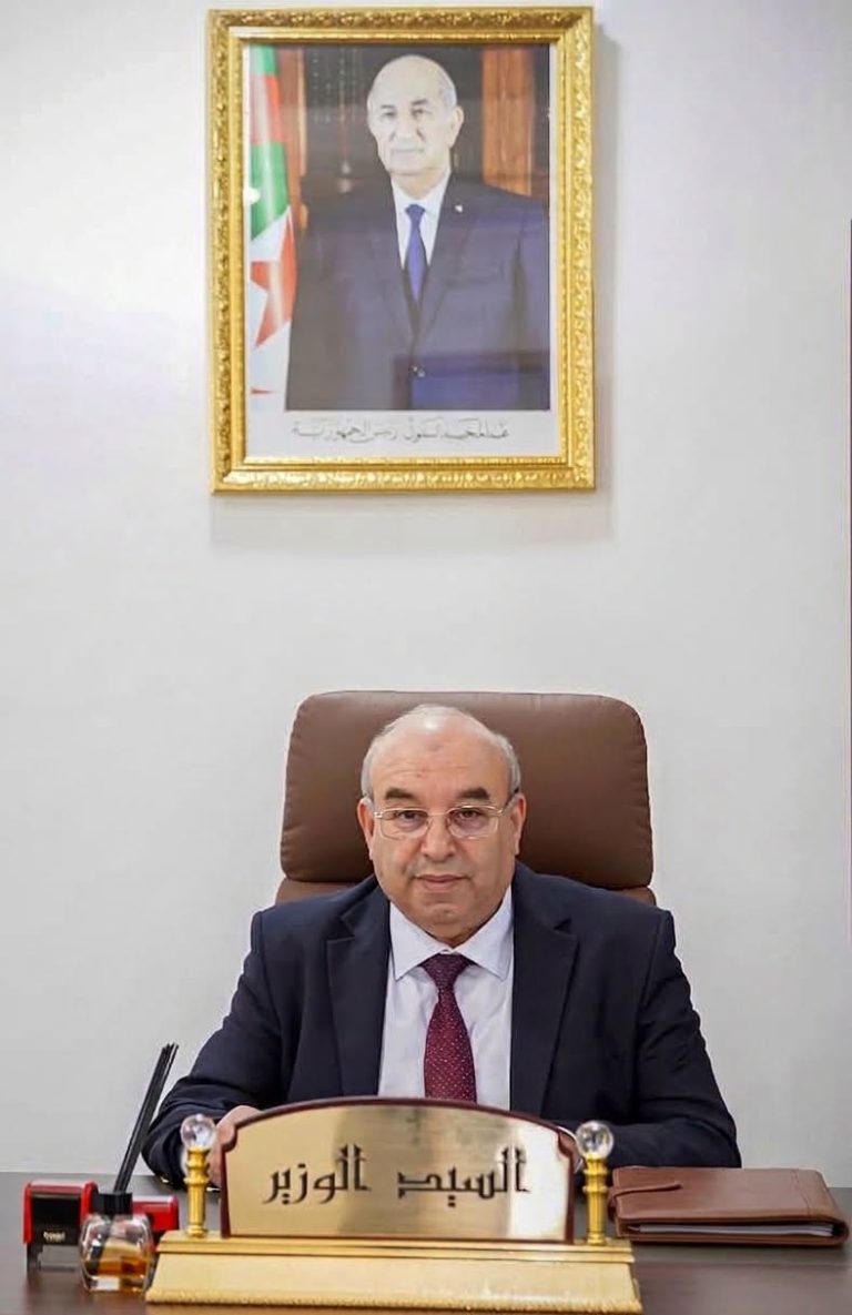 وزارة الصناعة الصيدلانية تساهم في دعم الصحة المدرسية بأطقم للعناية بالفم والأسنان
