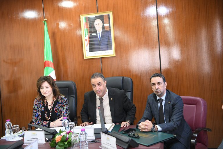 لجنة الشؤون القانونية تستمع إلى المفوضة الوطنية لحماية وترقية الطفولة السيدة مريم شرفي، وممثلين عن المجلس الوطني لحقوق الإنسان