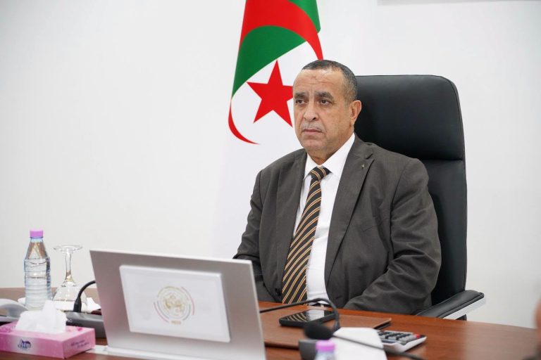 وزير الطاقة والطاقات المتجددة يترأس اجتماع لجنة التنسيق القطاعية
