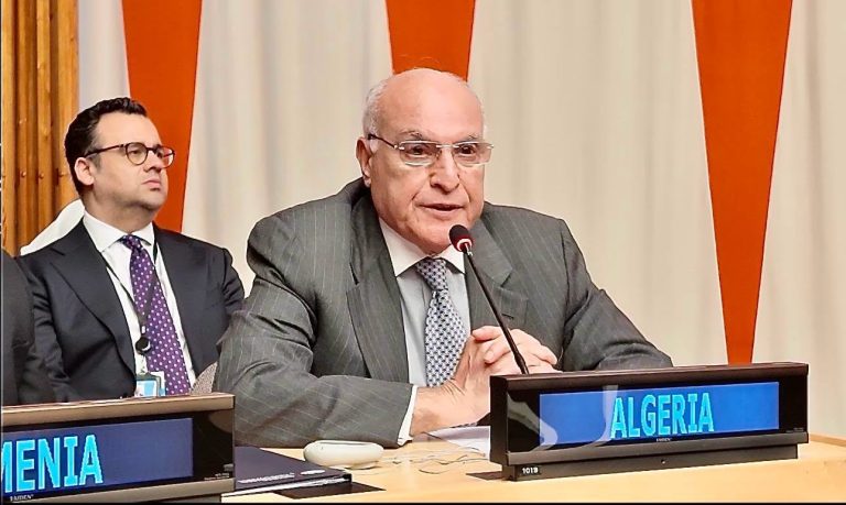 عطاف يؤكد تمسك الجزائر بحق الفلسطينيين في إقامة دولتهم