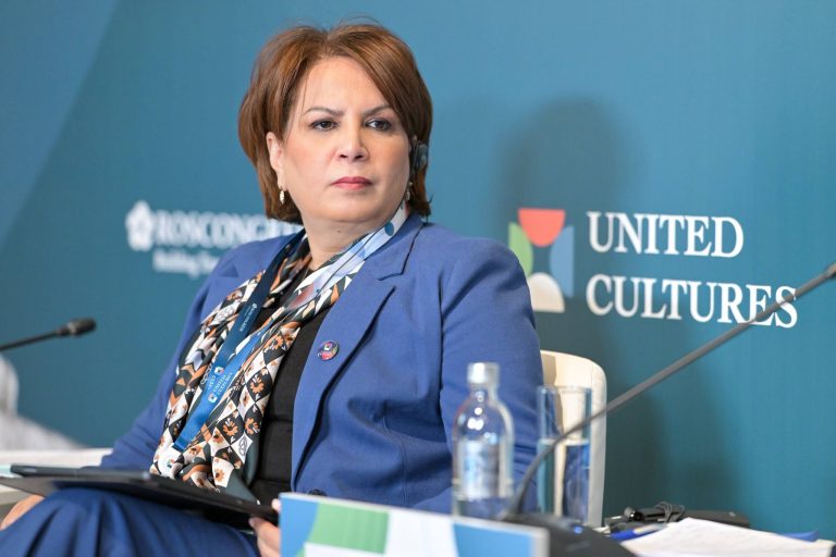 وزيرة الثقافة والفنون تبرز من سان بطرسبرغ رؤية الجزائر للسيادة الثقافية والحوار الحضاري سانت بطرسبرغ – روسيا .