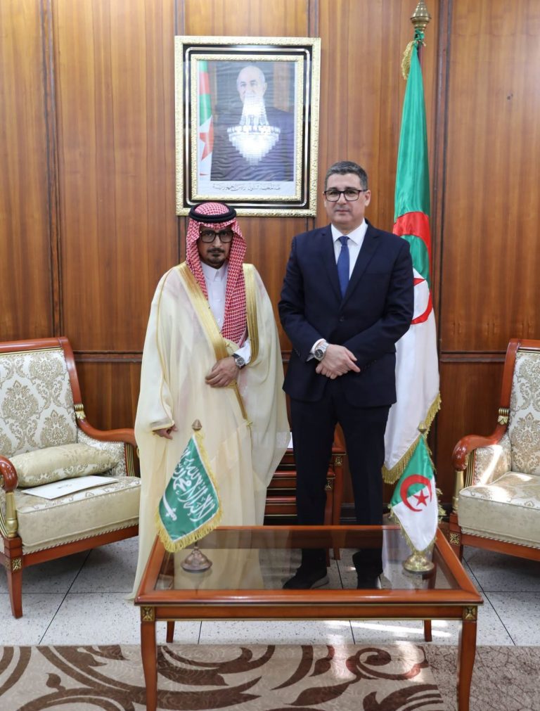 السيد وزير الصحة يستقبل سفير المملكة العربية السعودية لدى الجزائر