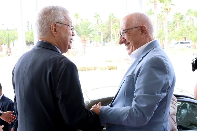 السيد عزوز ناصري يودع رئيس البرلمان الهيليني السيد نيكيتاس كاكلمانيس
