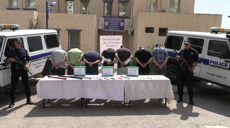 أمن قسنطينة يطيح بـ7 متورطين في شجار جماعي باستعمال أسلحة بيضاء وحيوان شرس