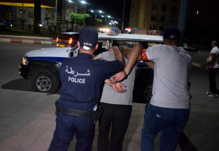 شرطة الشلف تشن عملية أمنية واسعة بالجهة الغربية للمدينة و تطيح بعدد من المشتبه فيهم و المطلوبين للعدالة.