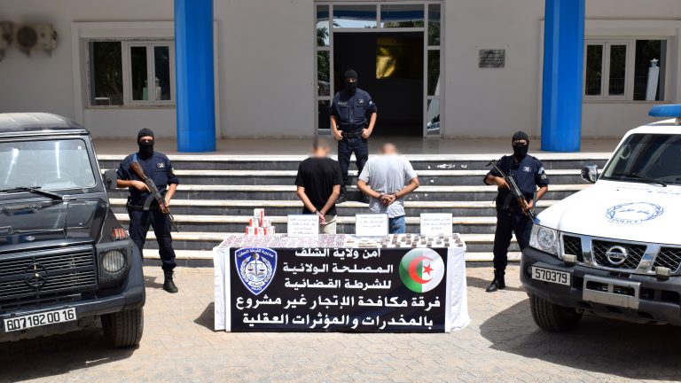 من خلال عمليتين متفرقتين.. شرطة الشلف تحجز قرابة 02,5 كلغ من الكيف المعالج و 1140 قرص مهلوس و تشل نشاط مروجيها