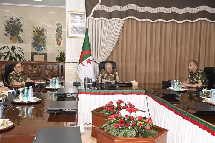 السيد الفريق أول السعيد شنڨريحة، الوزير المنتدب لدى وزير الدفاع الوطني، رئيس أركان الجيش الوطني الشعبي، ينصب المدير المركزي لأمن الجيش