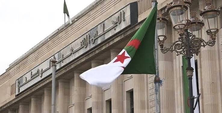جلستان عامتان  يومي الاثنين والخميس