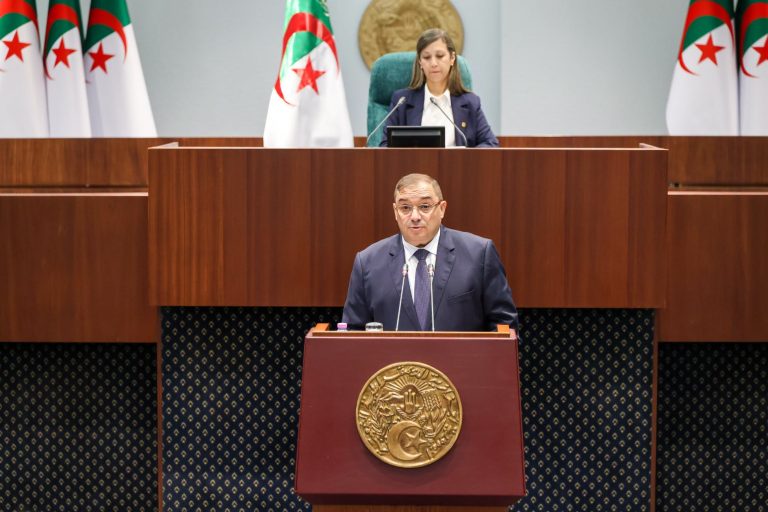 وزير العدل حافظ الأختام يعرض أمام نواب المجلس أهم محاور مشروع قانون يتضمن الموافقة على الأمر رقم 26-01 والمتضمن قانون القضاء العسكري