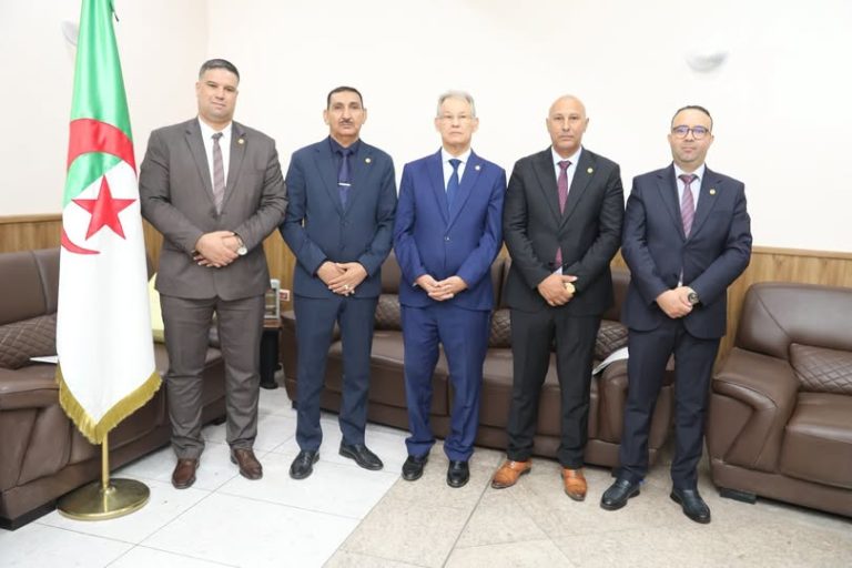 لجنة الصحة والشؤون الاجتماعية والعمل والتضامن الوطني برئاسة البروفيسور حبيب دواقي، في زيارة ميدانية إلى ولاية قالمة