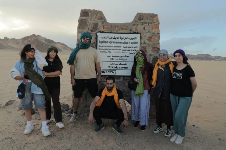 إقامة فنية لطلبة الفنون الجميلة بجانت استعدادًا لمهرجان الجزائر الدولي للفن الصخري
