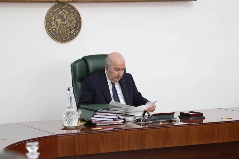 رئيس الجمهورية يترأس اجتماعا لمجلس الوزراء