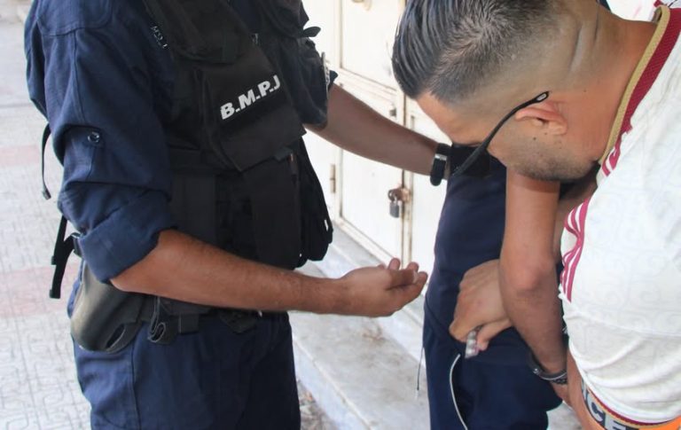 شرطة تيبازة تواصل عملياتها الميدانية في مكافحة الجريمة وتوقف 102 شخص مشتبه فيه