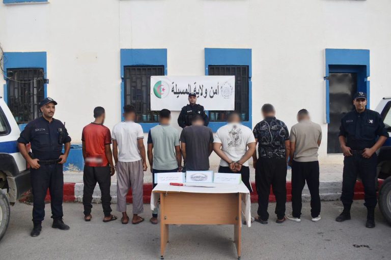 شرطة المسيلة توقف 7 أشخاص وتضع حداً لنشاط عصابة أحياء