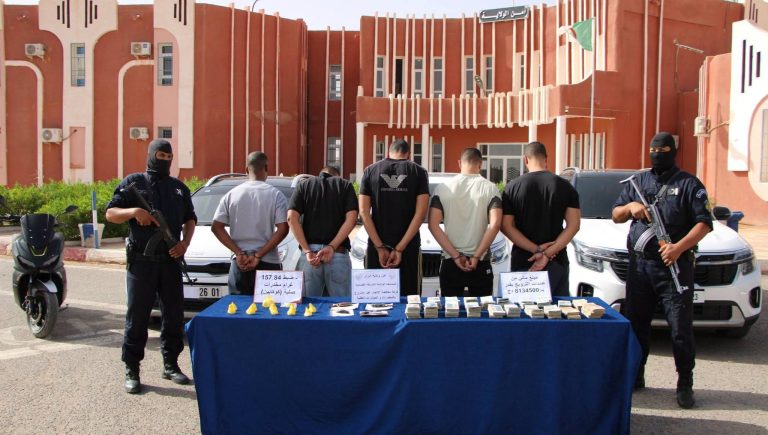 شرطة أدرار تطيح بخمسة أشخاص وتحجز 157.84 غراماً من الكوكايين