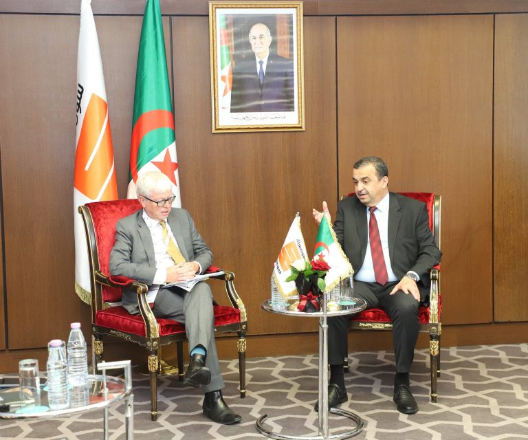 وزير الدولة، وزير المحروقات يتحادث بوهران مع سفير المملكة المتحدة وممثل شركة «Clarke Energy»